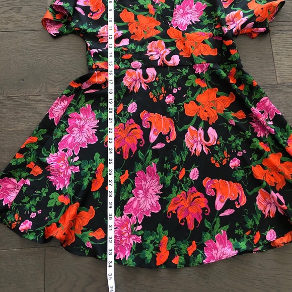 Women’s Zara Floral mini floral dress sz Large - Picture 4 of 15